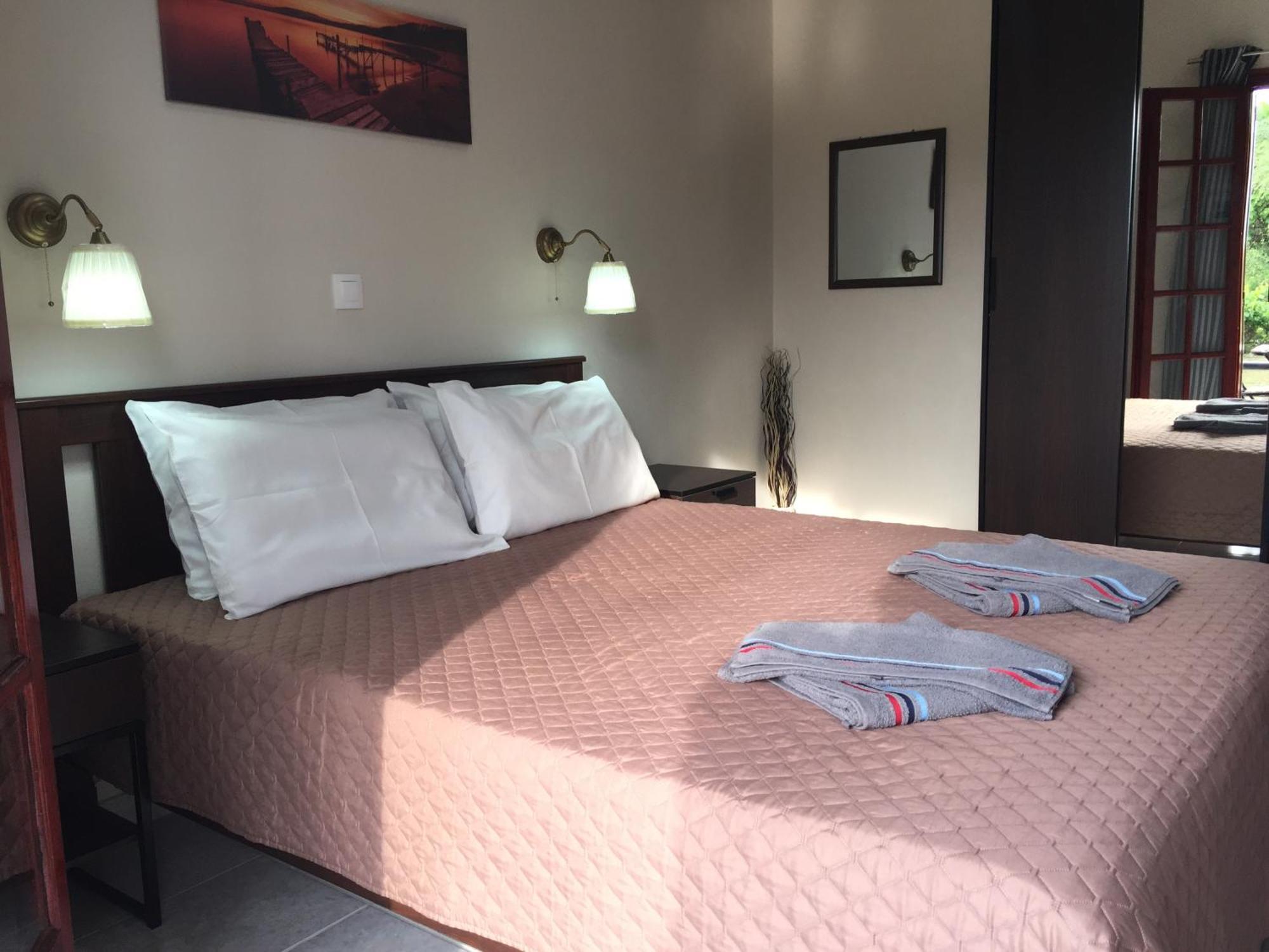 Alexander Apartments Roda  Luaran gambar